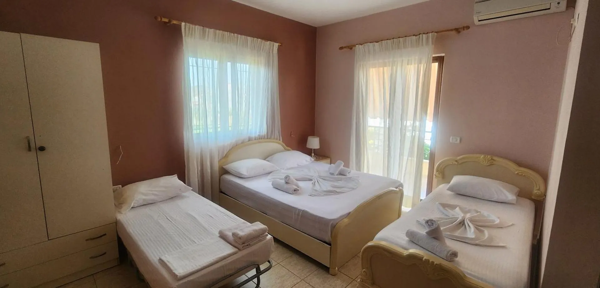 Hotel Vila Danedi Ксамил